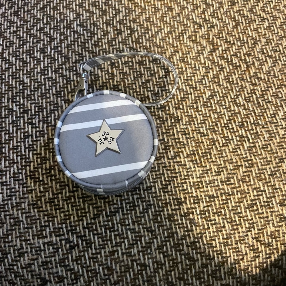 Jujube paci holder
